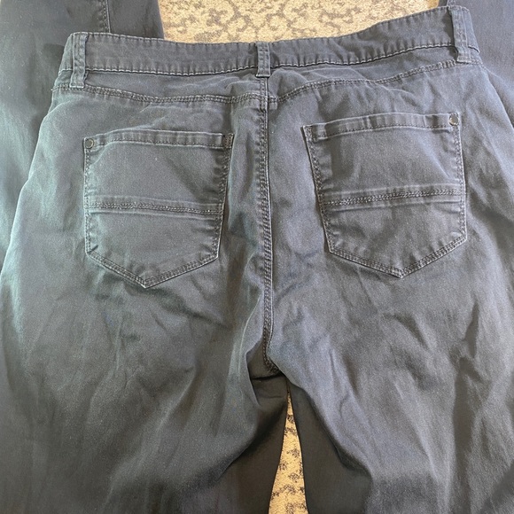 REITMANS DARK BLUE JEANS - Picture 5 of 5